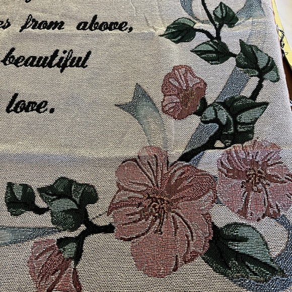 NWOT Daughter In Law Tapestry Throw Blanket 63"x54" - Picture 11 of 12